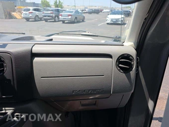 2019 Ford Super Duty E-350 Cutaway DRW - miniatura 17