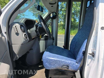 2019 Ford Super Duty E-350 Cutaway DRW - miniatura 6