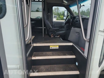 2019 Ford Super Duty E-350 Cutaway DRW - miniatura 8