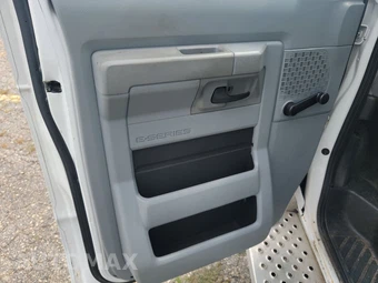 2019 Ford Super Duty E-350 Cutaway DRW - miniatura 9