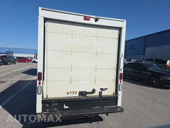 2019 Ford Super Duty E-350 Cutaway DRW - miniatura 5