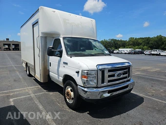 2019 Ford Super Duty E-350 Cutaway DRW – miniatura 3