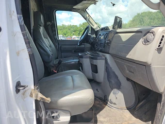 2019 Ford Super Duty E-350 Cutaway DRW – miniatura 8