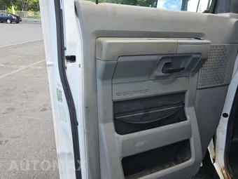 2019 Ford Super Duty E-350 Cutaway DRW – miniatura 9