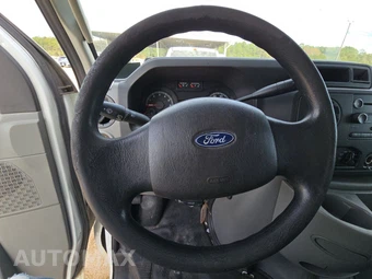 2019 Ford Super Duty E-350 Cutaway DRW – miniatura 10