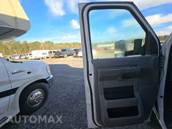2019 Ford Super Duty E-350 Cutaway DRW - miniatura 9