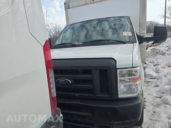 2019 Ford Super Duty E-350 Cutaway DRW – miniatura 2