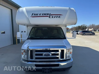 2019 Ford Super Duty E-350 Cutaway DRW - miniatura 4