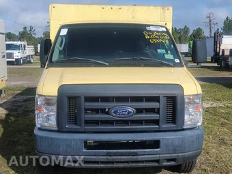 2019 Ford Super Duty E-450 Cutaway DRW 158.0" WB - miniatura 2