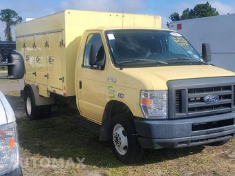 2019 Ford Super Duty E-450 Cutaway DRW 158.0" WB - miniatura 3