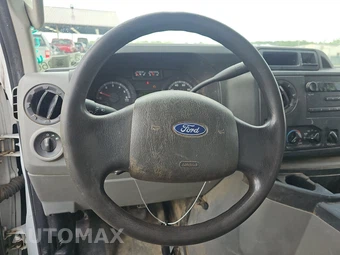 2019 Ford Super Duty E-450 Cutaway DRW 176.0" WB - miniatura 10