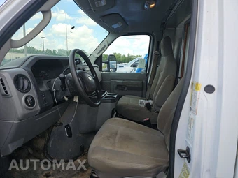 2019 Ford Super Duty E-450 Cutaway DRW 176.0" WB - miniatura 7
