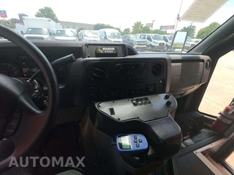 2019 Ford Super Duty E-450 Cutaway DRW - miniatura 10
