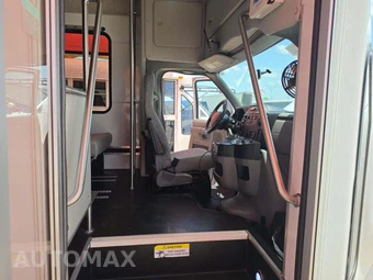 2019 Ford Super Duty E-450 Cutaway DRW - miniatura 14