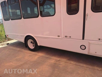 2019 Ford Super Duty E-450 Cutaway DRW - miniatura 18