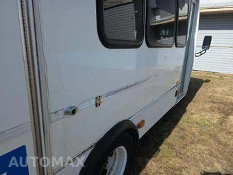 2019 Ford Super Duty E-450 Cutaway DRW - miniatura 10