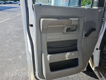 2019 Ford Super Duty E-450 Cutaway DRW – miniatura 9