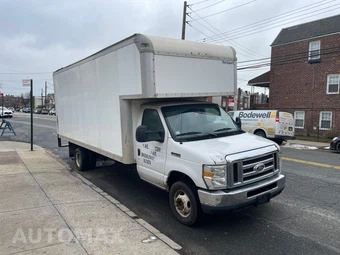 2019 Ford Super Duty E-450 Cutaway DRW - miniatura 3