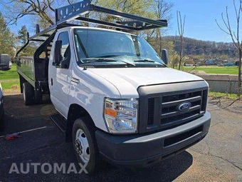 2019 Ford Super Duty E-450 Cutaway DRW - miniatura 4
