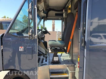 2019 Ford Super Duty E-450 Stripped Chassis DRW - miniatura 3