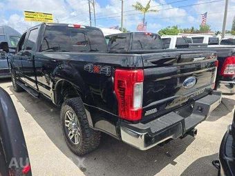 2019 Ford Super Duty F-250 Lariat Crew Cab Long Bed - miniatura 2