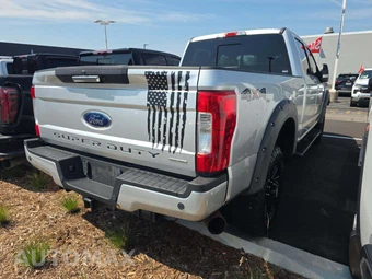 2019 Ford Super Duty F-250 Lariat Crew Cab Medium Bed - miniatura 3