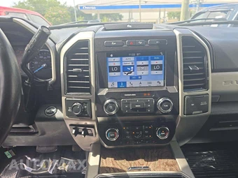 2019 Ford Super Duty F-250 Lariat Crew Cab Medium Bed - miniatura 10