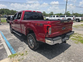 2019 Ford Super Duty F-250 Lariat Crew Cab Medium Bed - miniatura 2