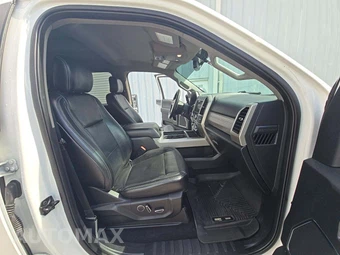 2019 Ford Super Duty F-250 Lariat Crew Cab Medium Bed - miniatura 18