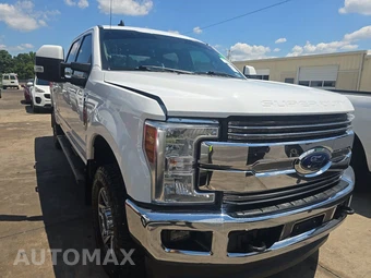 2019 Ford Super Duty F-250 Lariat Crew Cab Medium Bed - miniatura 3