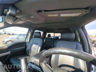 2019 Ford Super Duty F-250 Lariat Crew Cab Medium Bed - miniatura 8