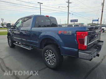 2019 Ford Super Duty F-250 Lariat Crew Cab Medium Bed - miniatura 2