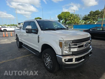 2019 Ford Super Duty F-250 Lariat Crew Cab Medium Bed - miniatura 3