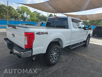 2019 Ford Super Duty F-250 Lariat Crew Cab Medium Bed - miniatura 4