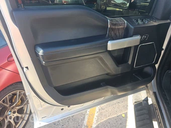 2019 Ford Super Duty F-250 Lariat Crew Cab Medium Bed - miniatura 9