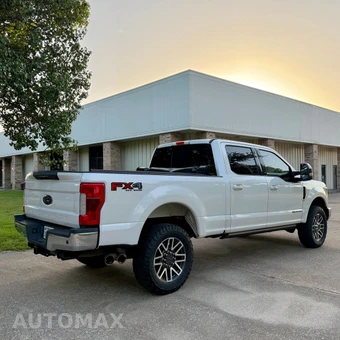 2019 Ford Super Duty F-250 Lariat Crew Cab Medium Bed - miniatura 3