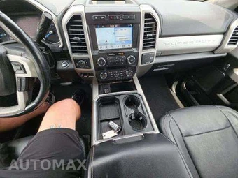 2019 Ford Super Duty F-250 Lariat Crew Cab Medium Bed - miniatura 11
