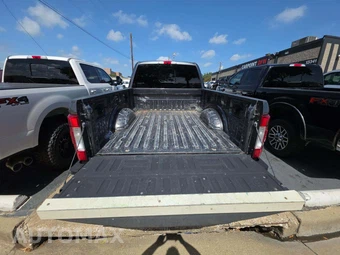 2019 Ford Super Duty F-250 Lariat Crew Cab Medium Bed - miniatura 14