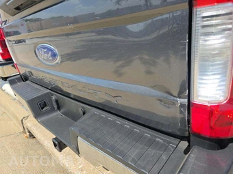 2019 Ford Super Duty F-250 Lariat Crew Cab Medium Bed - miniatura 23
