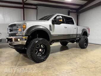 2019 Ford Super Duty F-250 Lariat Crew Cab Medium Bed - miniatura 1