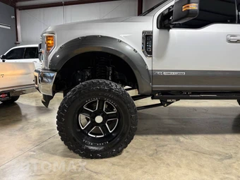 2019 Ford Super Duty F-250 Lariat Crew Cab Medium Bed - miniatura 2