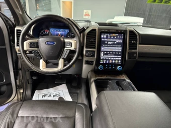 2019 Ford Super Duty F-250 Lariat Crew Cab Medium Bed - miniatura 21