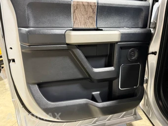 2019 Ford Super Duty F-250 Lariat Crew Cab Medium Bed - miniatura 24