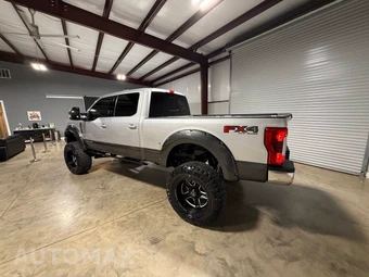 2019 Ford Super Duty F-250 Lariat Crew Cab Medium Bed - miniatura 5