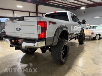 2019 Ford Super Duty F-250 Lariat Crew Cab Medium Bed - miniatura 8