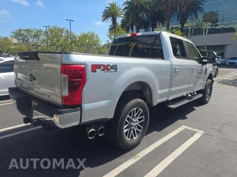 2019 Ford Super Duty F-250 Lariat Crew Cab Medium Bed - miniatura 3