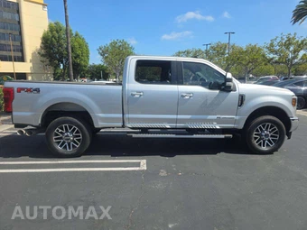 2019 Ford Super Duty F-250 Lariat Crew Cab Medium Bed - miniatura 4