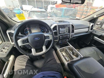 2019 Ford Super Duty F-250 Lariat Crew Cab Medium Bed - miniatura 10