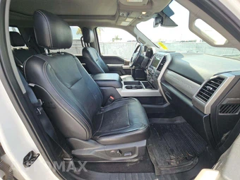 2019 Ford Super Duty F-250 Lariat Crew Cab Medium Bed - miniatura 18