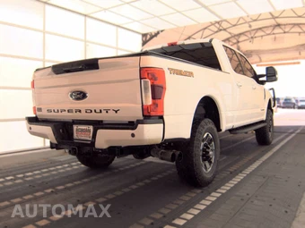 2019 Ford Super Duty F-250 Lariat Crew Cab Medium Bed - miniatura 4